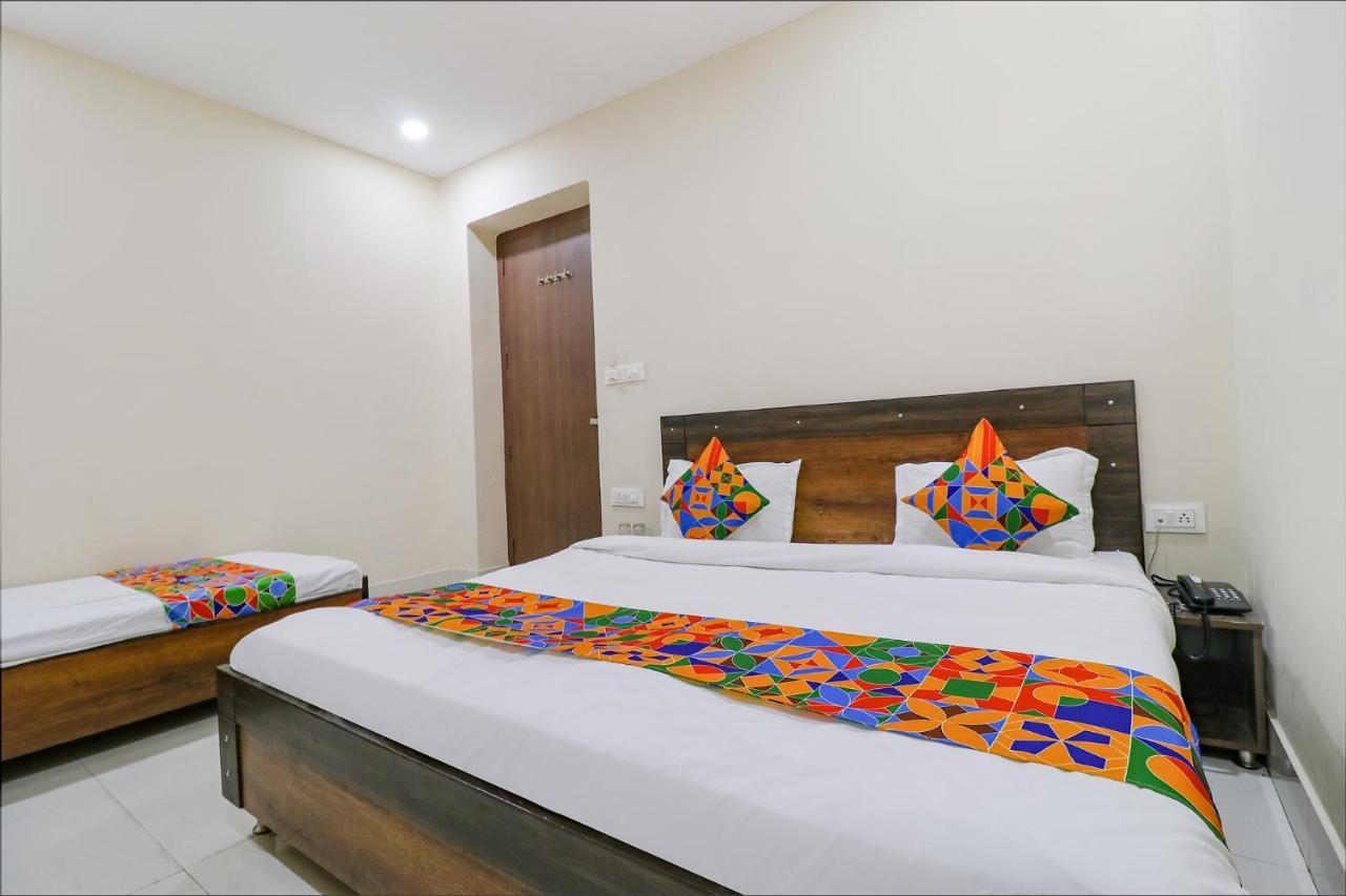 Fabexpress Kartikey Inn Haridwār Esterno foto