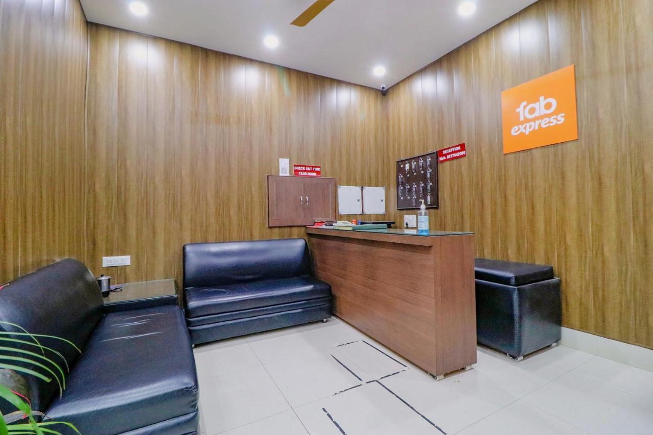 Fabexpress Kartikey Inn Haridwār Esterno foto